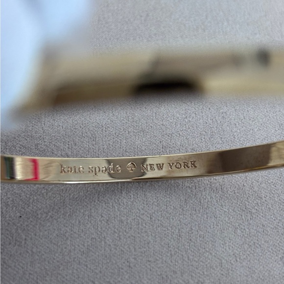 Kate Spade Heart of Gold Idiom Classic Minimalist Gold Bangle Bracelet - Picture 4 of 9